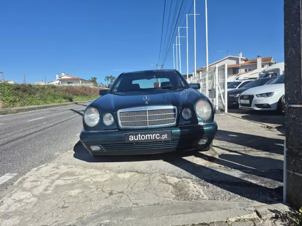 Mercedes-Benz E 220 1997 - 3900 EUR, 500000 km - AUTO.MOTO.pt - 500000km - foto 5 de 28