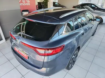 Renault Mégane Sport Tourer 2019 - 13750 EUR, 155000 km - AUTO.MOTO.pt - 155000km - foto 12 de 35