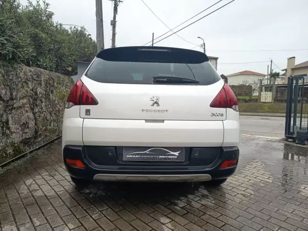 Peugeot 3008 2014 - 8000 EUR, 304000 km - AUTO.MOTO.pt - 304000km - foto 4 de 16