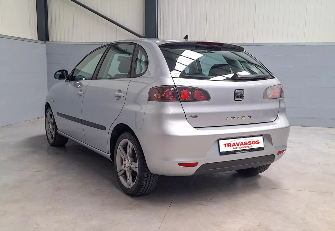 SEAT Ibiza 2007 - 6500 EUR, 186534 km - AUTO.MOTO.pt - 186534km - foto 3 de 4