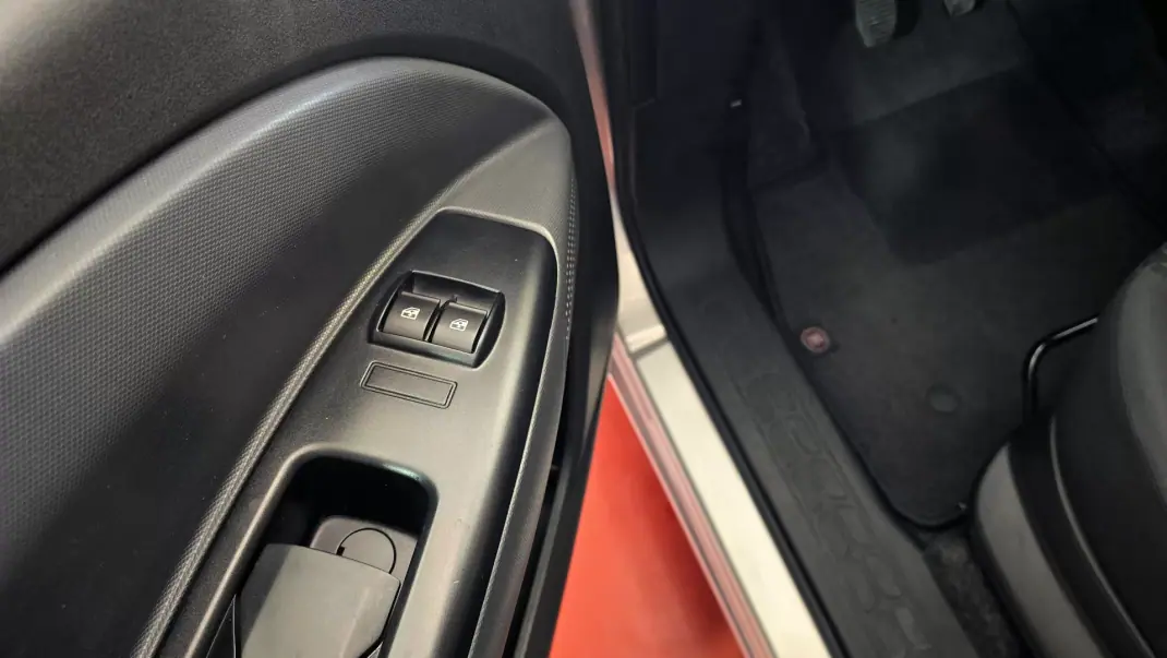 Fiat Doblo 2013 - 7750 EUR, 220583 km - AUTO.MOTO.pt - 220583km - foto 11 de 33