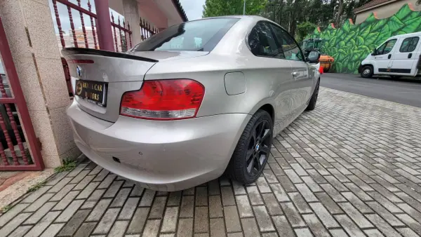 BMW 120 2009 - 10900 EUR, 197000 km - AUTO.MOTO.pt - 197000km - foto 11 de 11