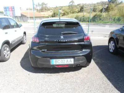 Peugeot 208 2023 - 15500 EUR, 56044 km - AUTO.MOTO.pt - 56044km - foto 6 de 11