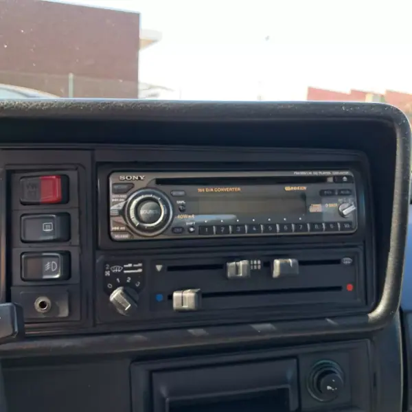 Volkswagen Golf Cabriolet 1992 - 10990 EUR, 108000 km - AUTO.MOTO.pt - 108000km - foto 13 de 15
