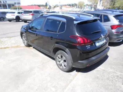 Peugeot 2008 2019 - 14500 EUR, 138497 km - AUTO.MOTO.pt - 138497km - foto 5 de 11
