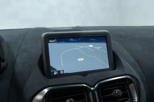 Aston Martin V8 Vantage Coupe 2019 - 144950 EUR, 31000 km - 31000km - foto 36 de 45
