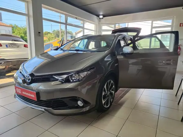 Toyota Auris Touring Sports 2018 - 16950 EUR, 109000 km - AUTO.MOTO.pt - 109000km - foto 20 de 37
