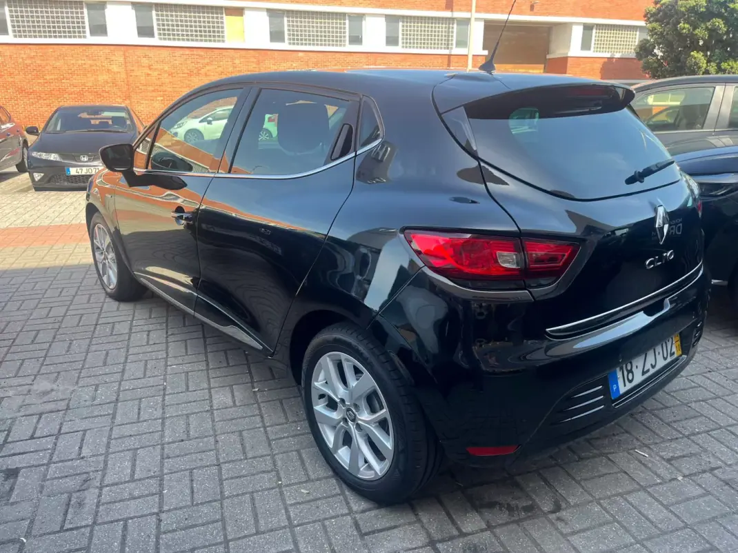 Renault Clio 2019 - 12900 EUR, 66000 km - AUTO.MOTO.pt - 66000km - foto 6 de 18
