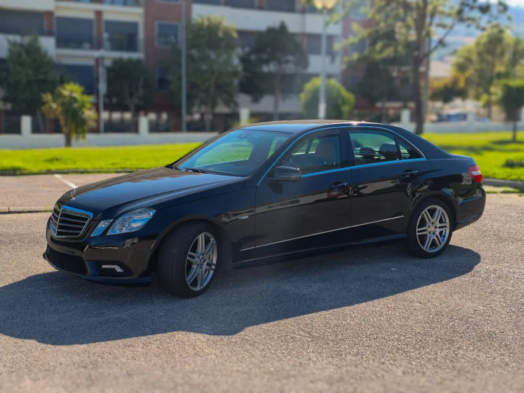 Mercedes-Benz E 250 2010 - 13750 EUR, 275000 km - 275000km - foto 7 de 17
