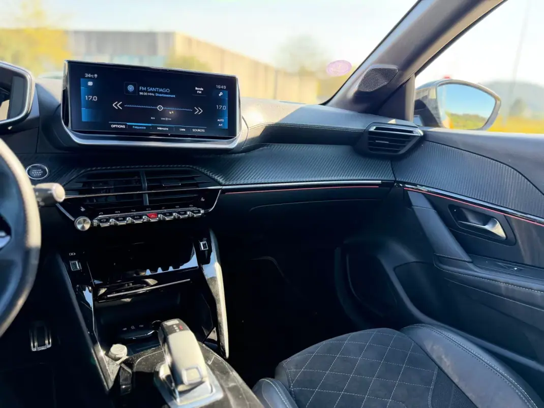 Peugeot 208 2022 - 16900 EUR, 69600 km - AUTO.MOTO.pt - 69600km - foto 17 de 21