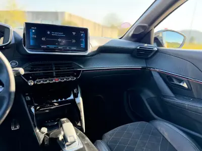 Peugeot 208 2022 - 16900 EUR, 69600 km - AUTO.MOTO.pt - 69600km - foto 17 de 21