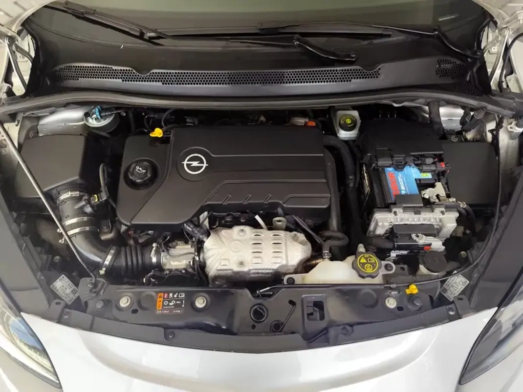 Opel Corsa 2018 - 10980 EUR, 118000 km - AUTO.MOTO.pt - 118000km - foto 22 de 23