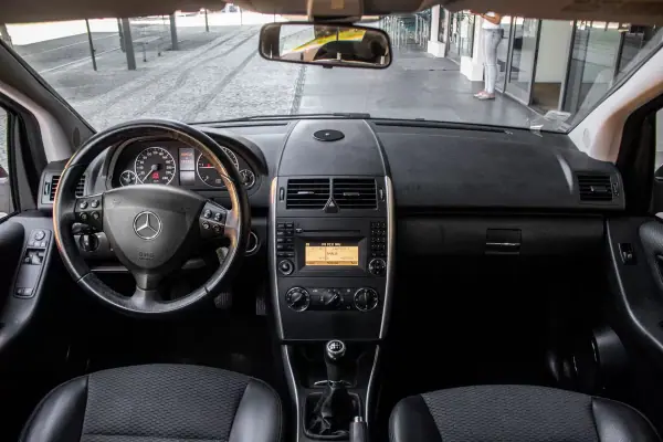 Mercedes-Benz A 180 2013 - 7450 EUR, 181326 km - AUTO.MOTO.pt - 181326km - foto 27 de 31