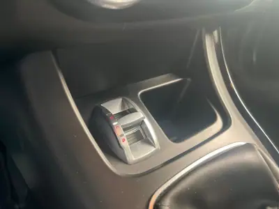 Alfa Romeo Giulietta 2011 - 8750 EUR, 197000 km - AUTO.MOTO.pt - 197000km - foto 29 de 35