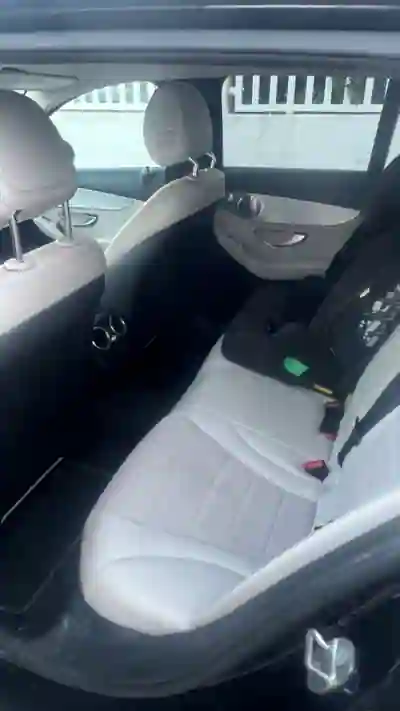 Mercedes-Benz C 220 2016 - 20000 EUR, 193000 km - AUTO.MOTO.pt - 193000km - foto 7 de 8