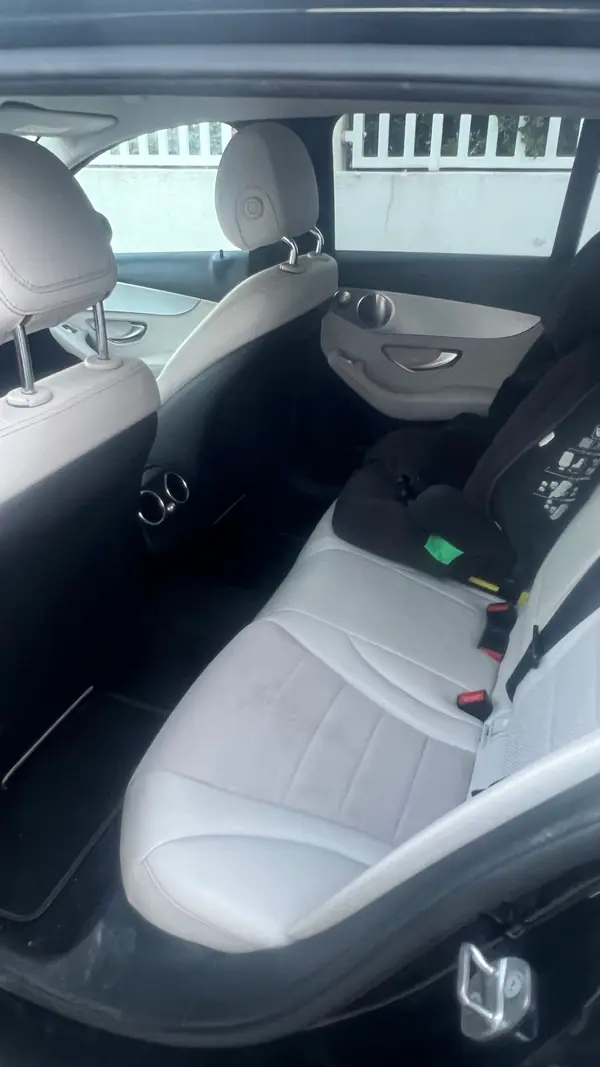 Mercedes-Benz C 220 2016 - 20000 EUR, 193000 km - AUTO.MOTO.pt - 193000km - foto 7 de 8