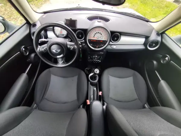 MINI Clubman 2011 - 7500 EUR, 293000 km - AUTO.MOTO.pt - 293000km - foto 26 de 65