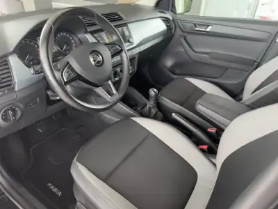 Skoda Fabia Break 2016 - 8490 EUR, 184591 km - AUTO.MOTO.pt - 184591km - foto 4 de 21