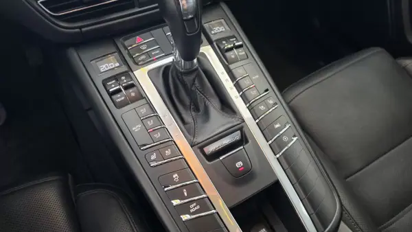 Porsche Macan 2018 - 46900 EUR, 189996 km - AUTO.MOTO.pt - 189996km - foto 46 de 56