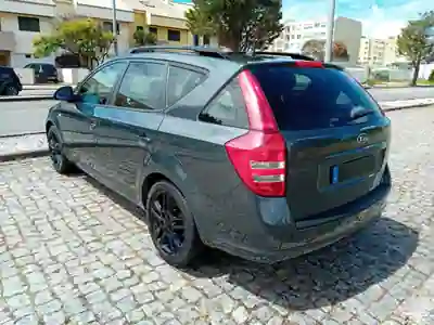 Kia Ceed SW 2009 - 5750 EUR, 130000 km - AUTO.MOTO.pt - 130000km - foto 4 de 12