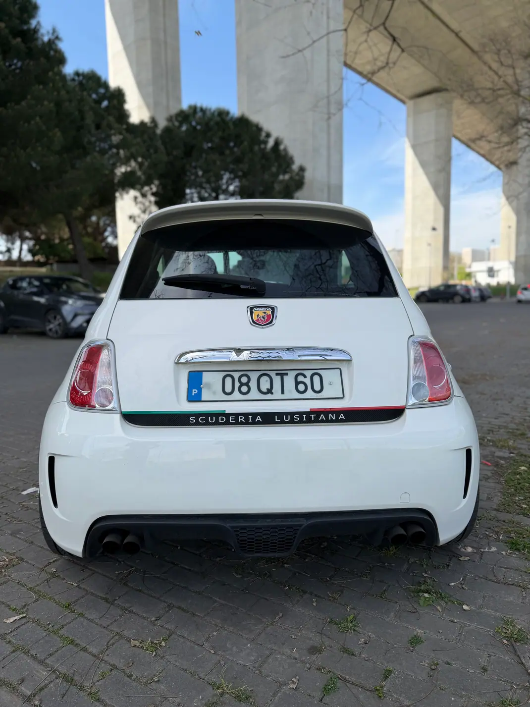 Abarth 500 2010 - 11500 EUR, 152535 km - AUTO.MOTO.pt - 152535km - foto 6 de 10