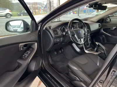 Volvo V40 2014 - 10950 EUR, 203325 km - AUTO.MOTO.pt - 203325km - foto 18 de 32