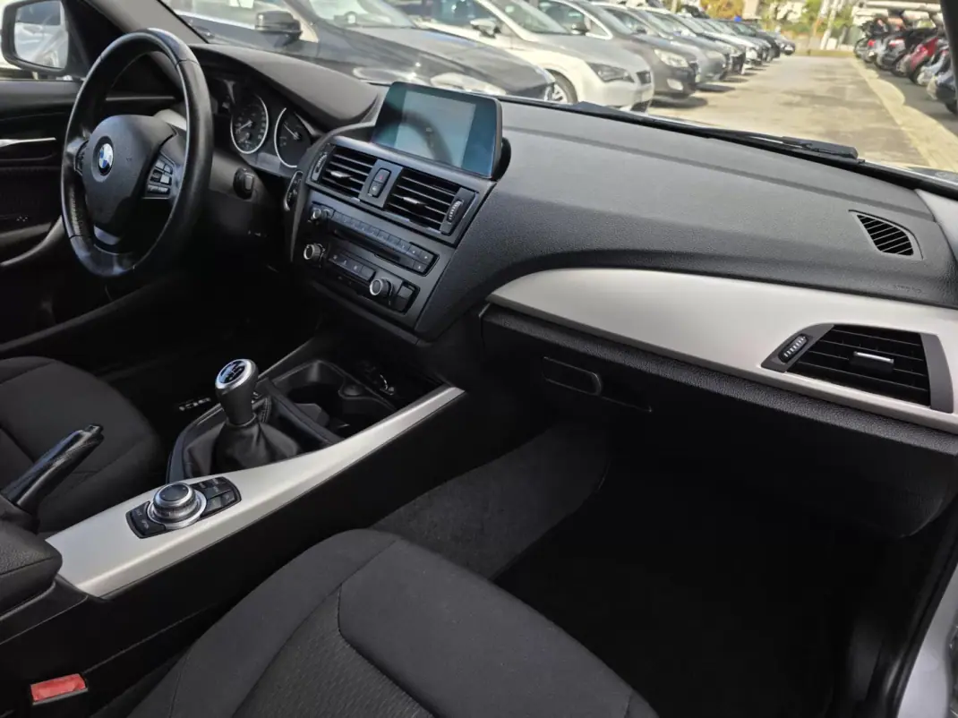 BMW 116 2014 - 11990 EUR, 180000 km - AUTO.MOTO.pt - 180000km - foto 18 de 32