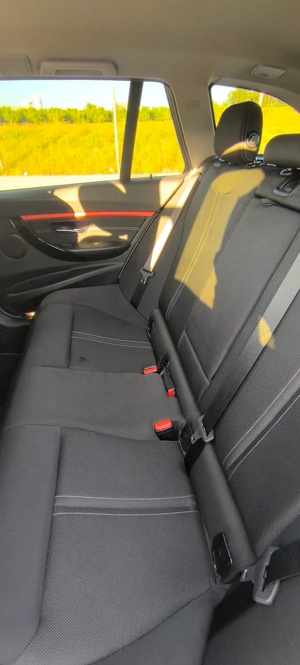 BMW 318 2019 - 19000 EUR, 130000 km - AUTO.MOTO.pt - 130000km - foto 6 de 12