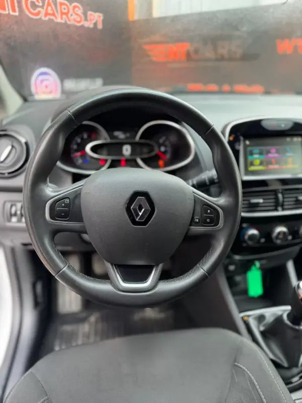Renault Clio Sport Tourer 2019 - 11900 EUR, 191876 km - AUTO.MOTO.pt - 191876km - foto 4 de 18