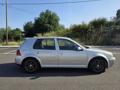 Volkswagen Golf 2003 - 4490 EUR, 200000 km - AUTO.MOTO.pt - 200000km - foto 13 de 15