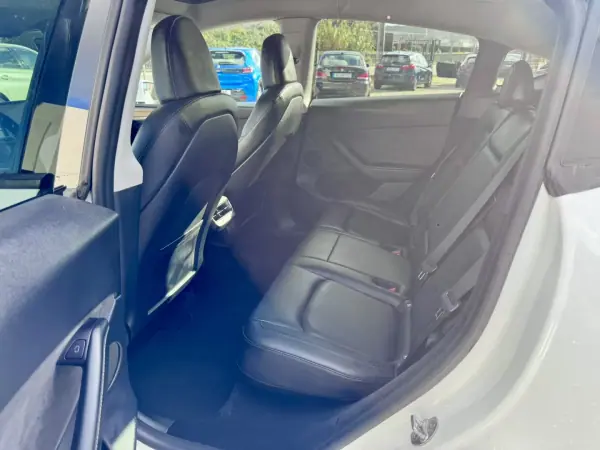 Tesla Model Y 2022 - 39990 EUR, 59000 km - AUTO.MOTO.pt - 59000km - foto 18 de 21