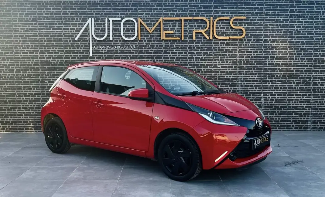Toyota Aygo 2016 - 8500 EUR, 190000 km - AUTO.MOTO.pt - 190000km - foto 6 de 16