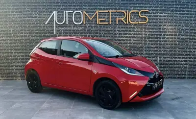 Toyota Aygo 2016 - 8500 EUR, 190000 km - AUTO.MOTO.pt - 190000km - foto 6 de 16