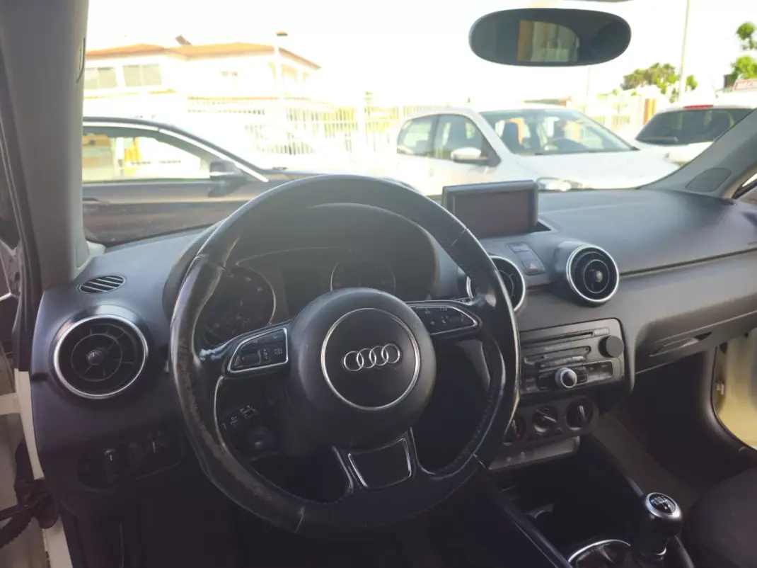 Audi A1 2011 - 8750 EUR, 170600 km - AUTO.MOTO.pt - 170600km - foto 8 de 11