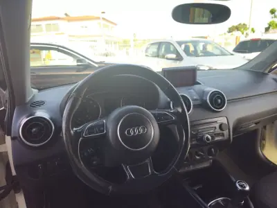 Audi A1 2011 - 8750 EUR, 170600 km - AUTO.MOTO.pt - 170600km - foto 8 de 11