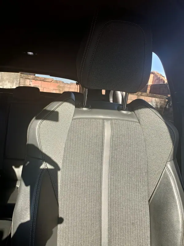 Peugeot 3008 2019 - 15000 EUR, 180000 km - AUTO.MOTO.pt - 180000km - foto 8 de 10