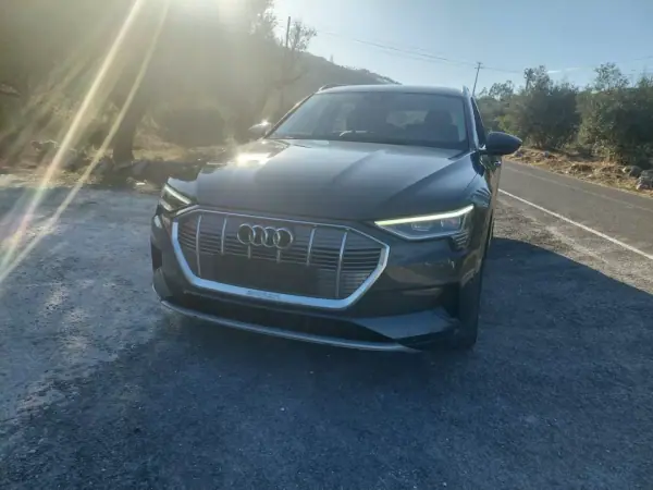 Audi e-tron 2020 — foto 2 de 10
