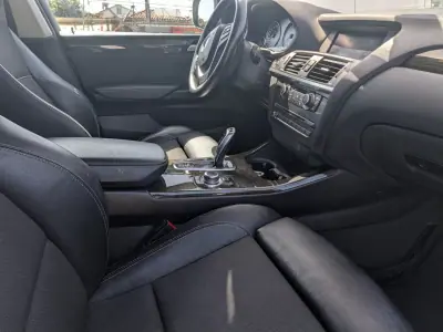 BMW X3 2011 - 10900 EUR, 300000 km - 300000km - foto 2 de 3