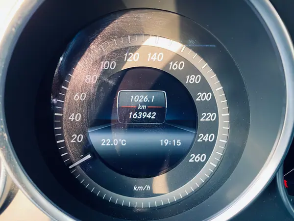 Mercedes-Benz C 180 2013 - 15000 EUR, 164000 km - 164000km - foto 9 de 15