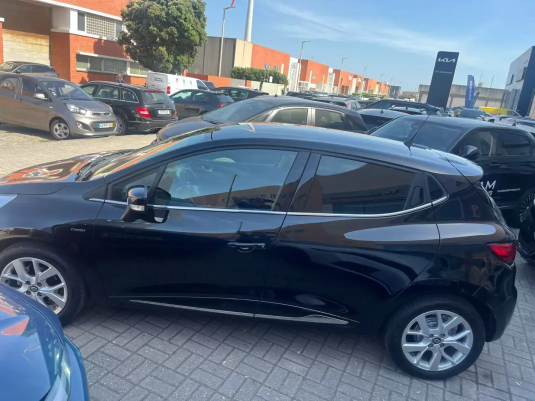 Renault Clio 2019 - 12900 EUR, 66000 km - AUTO.MOTO.pt - 66000km - foto 5 de 18
