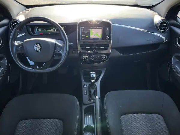 Renault Zoe 2019 - 13490 EUR, 67270 km - AUTO.MOTO.pt - 67270km - foto 8 de 21