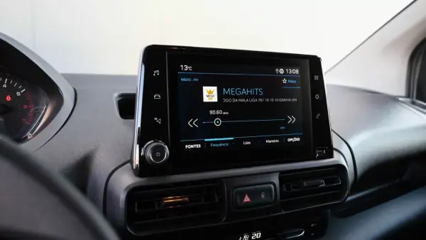 Peugeot Partner L2 caixa automática 130cv 2019 - 17900 EUR, 163000 km - AUTO.MOTO.pt - 163000km - foto 13 de 30