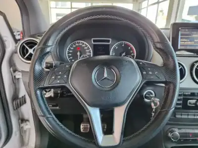 Mercedes-Benz B 180 2012 - 10990 EUR, 221000 km - AUTO.MOTO.pt - 221000km - foto 26 de 35