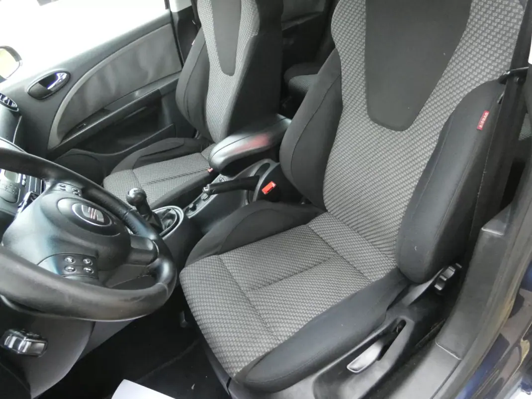 SEAT Leon 2008 - 8500 EUR, 280000 km - AUTO.MOTO.pt - 280000km - foto 14 de 21