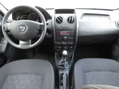 Dacia Duster 2015 - 10990 EUR, 208000 km - AUTO.MOTO.pt - 208000km - foto 27 de 35