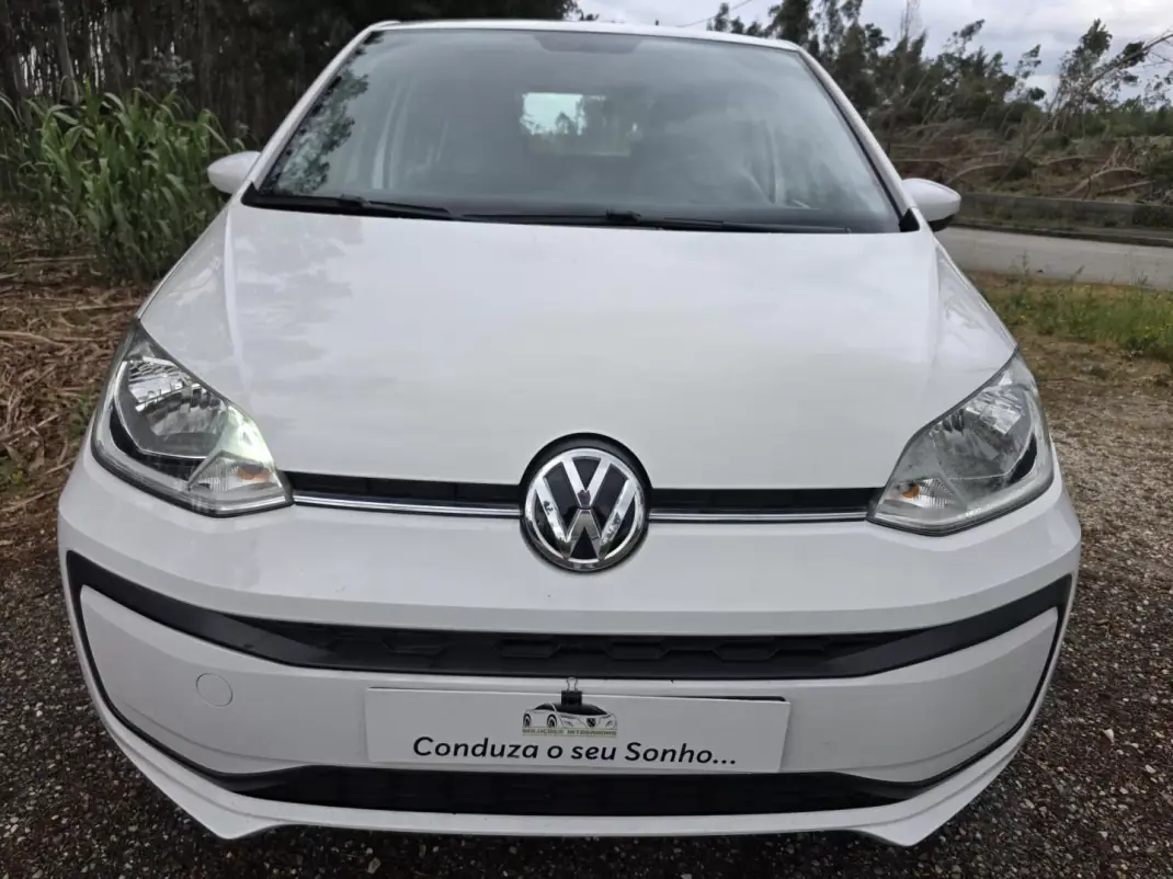 Volkswagen Up! 2016 - 7990 EUR, 152974 km - AUTO.MOTO.pt - 152974km - foto 25 de 71