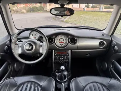 MINI 3 Portas 2006 - 6900 EUR, 160000 km - AUTO.MOTO.pt - 160000km - foto 17 de 26