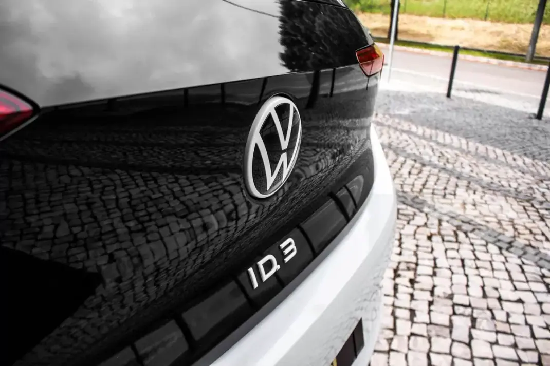 Volkswagen ID.3 2022 - 23990 EUR, 49506 km - AUTO.MOTO.pt - 49506km - foto 12 de 42