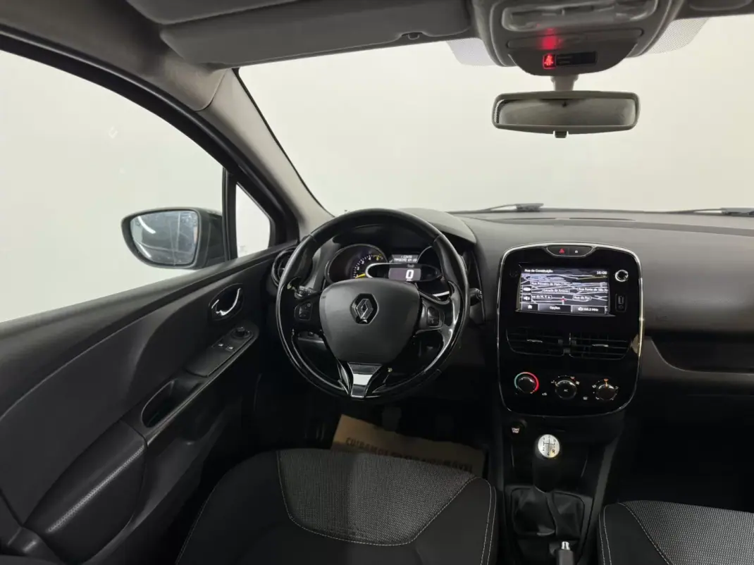 Renault Clio 2012 - 5750 EUR, 228000 km - AUTO.MOTO.pt - 228000km - foto 23 de 44