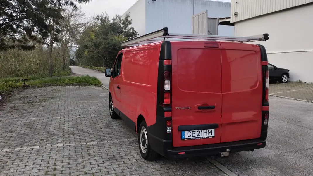 Renault Trafic 2016 - 9900 EUR, 208 km - AUTO.MOTO.pt - 208km - foto 3 de 11